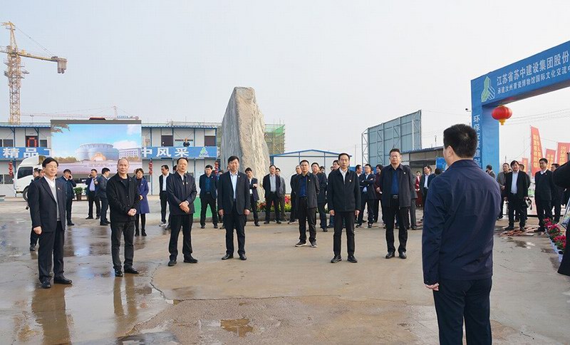 市委书记陈天富一行到汝州青瓷博物馆国际文化交流中心进行视察指导